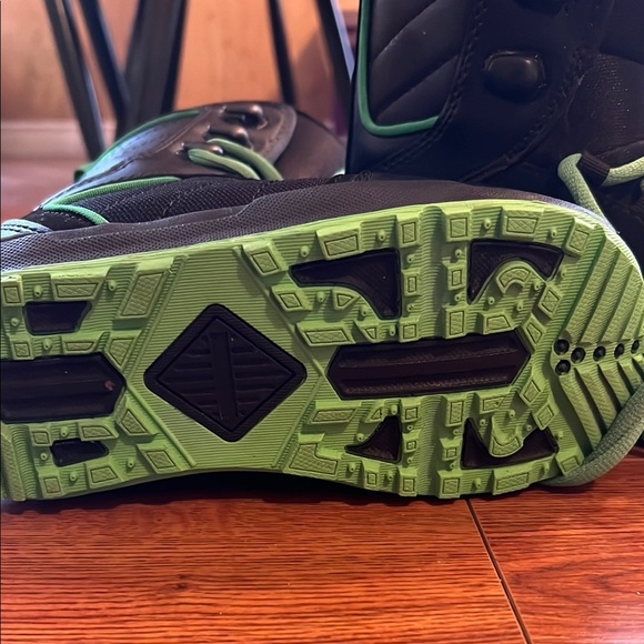 Firefly Kids Snow Boots - Black and Green - Picture 3 of 5